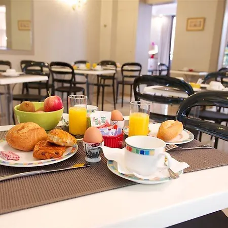 Hotel Ami 3*
