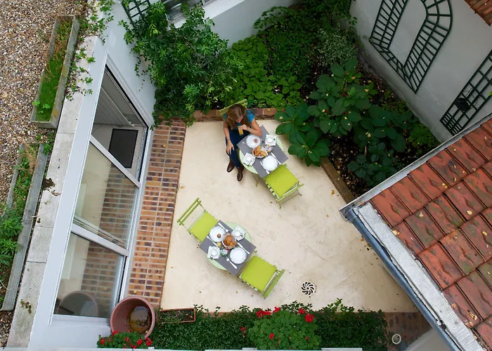 Ami - Orso 호텔 3*