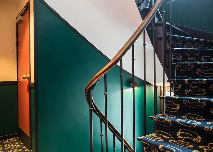 호텔 Ami - Orso 3*